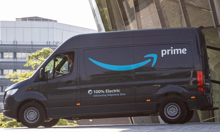 Mercedes entrega 1.800 veículos elétricos à Amazon