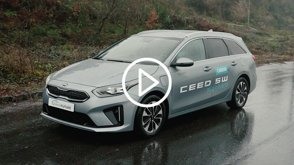 Minuto AutoMagazine: Kia Ceed SW PHEV